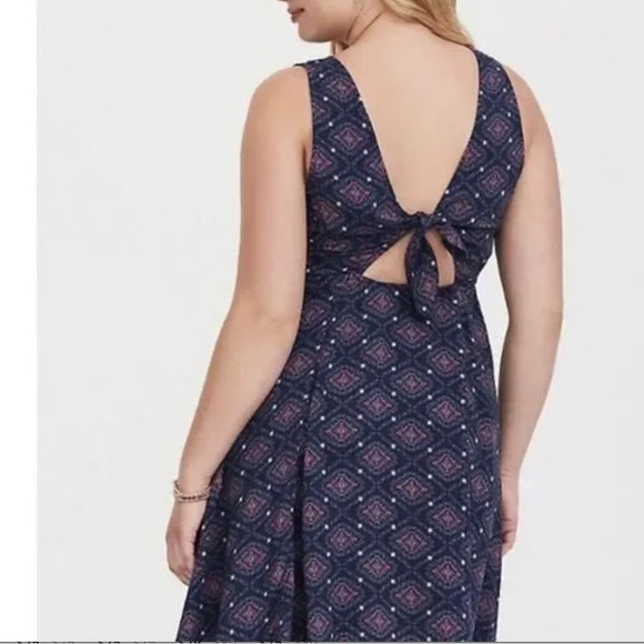 Torrid red medallion sleeveless challis skater dress Woman’s size 1 - Picture 7 of 16